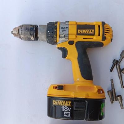 Dewalt cordless drill DC988 18 Volt with battery and bit accessories