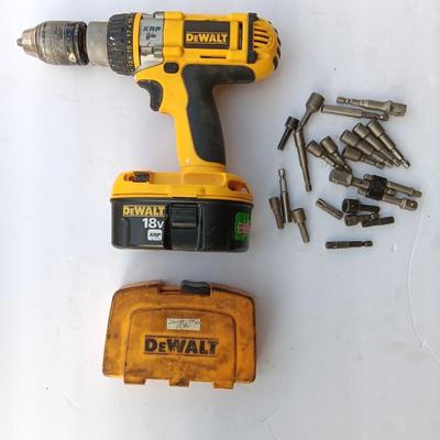 Dewalt cordless drill DC988 18 Volt with battery and bit accessories