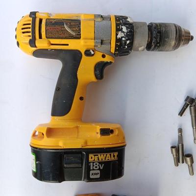 Dewalt cordless drill DC988 18 Volt with battery and bit accessories