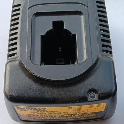 Dewalt 18-Volt battery with 18-volt vehicle charger