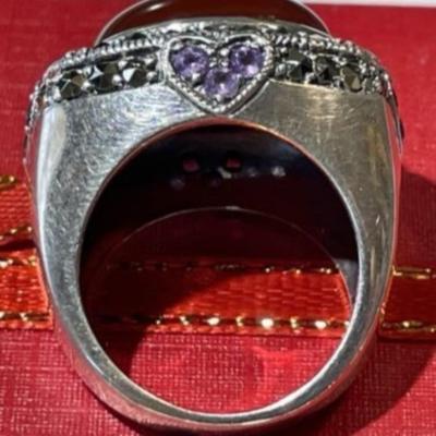 Vintage Marcasite Sterling Silver Cabochon Carnelian Ring Size-6 w/Amethyst Accent Stones in VG Preowned Condition.