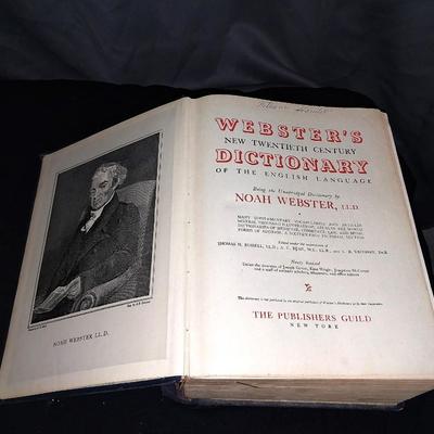 TWENTIETH CENTURY DICTIONARY & PHYSICIANS DESK REFERENCE BOOKS