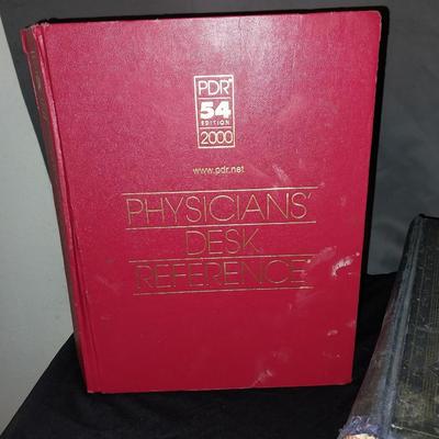 TWENTIETH CENTURY DICTIONARY & PHYSICIANS DESK REFERENCE BOOKS