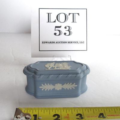 Vintage Small Wedgewood Dresser Box