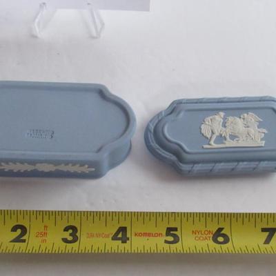 Vintage Small Wedgewood Dresser Box