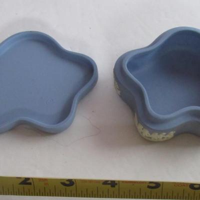 Lot 59: Wedgewood Dresser Trinket Box