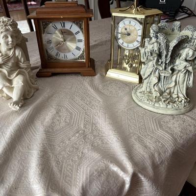 Clocks Candle Holder, Figurine