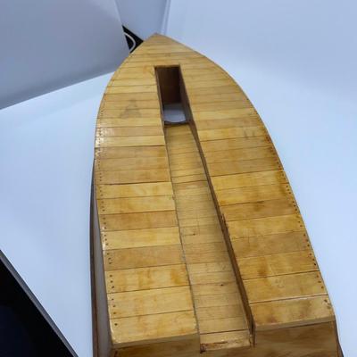 N400 Regina Yacht Billing Wooden Boat Model