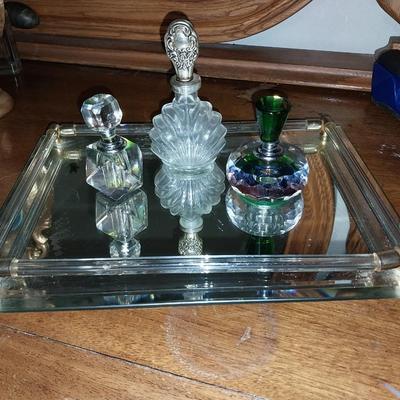 BEAUTIFUL CRYSTAL PURFUME BOTTLES AND MIRRORED VANITY TRAY