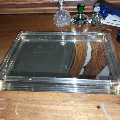 BEAUTIFUL CRYSTAL PURFUME BOTTLES AND MIRRORED VANITY TRAY