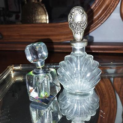 BEAUTIFUL CRYSTAL PURFUME BOTTLES AND MIRRORED VANITY TRAY