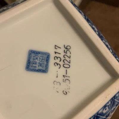 Large Pottery Lot Asian Flow Blue +++