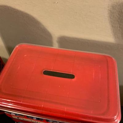 Collectibles Tins - Royal Family Great Britian