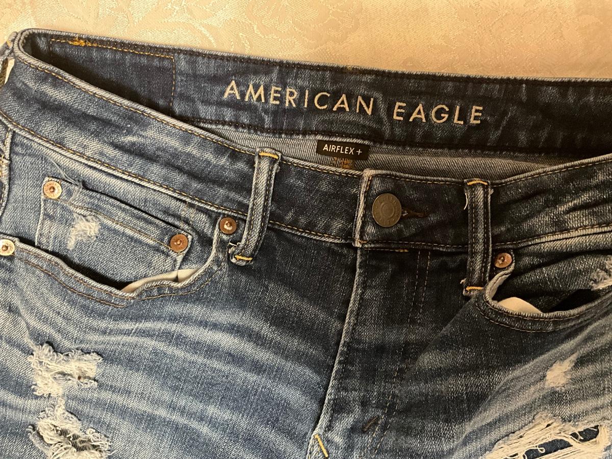 Hollister and American Eagle Jeans | EstateSales.org