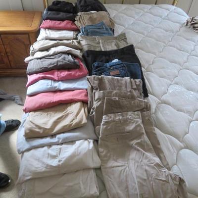Women's Clothing Bulk Lot - Pants and Shorts