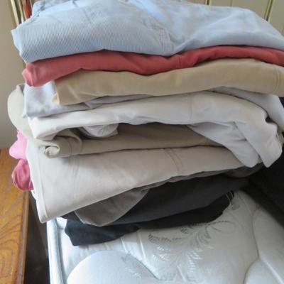 Women's Clothing Bulk Lot - Pants and Shorts