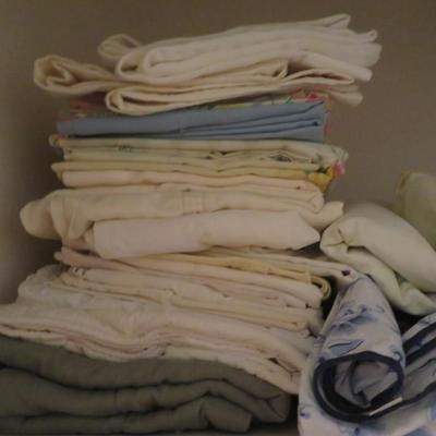 Closet Lot - Bed Sheets, Towels, Linen - Bulk Lot All Seen In Photos.