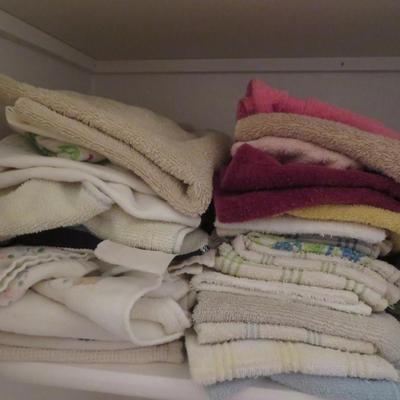 Closet Lot - Bed Sheets, Towels, Linen - Bulk Lot All Seen In Photos.