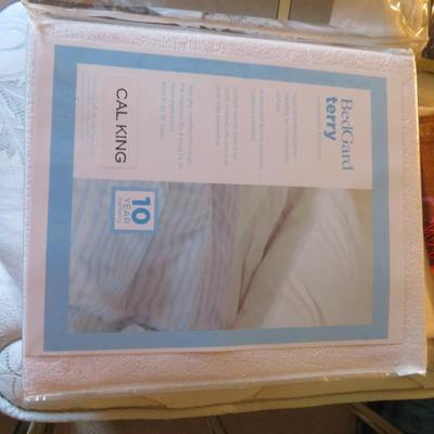 Bulk Lot - Linen Towels, Bedding, & Table Covers