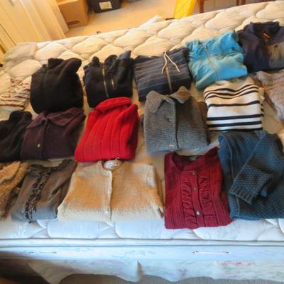 Women's Sweaters & Sweatshirts - Bulk Lot