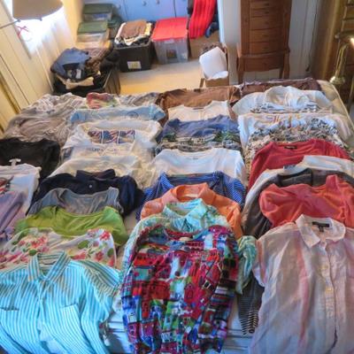 Women's Short Sleeve Tops - Bulk Lot