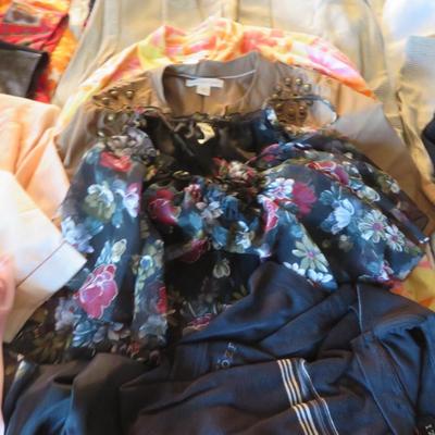 Women's Clothing - Misc Bulk Lot