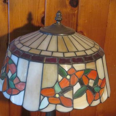 Tiffany Style Stained Glass Lamp / Desk Lamp / Table Lamp