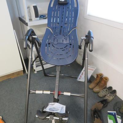 Teeter Hangup inversion table