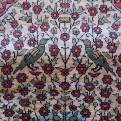 TURKISH ALL NATURAL SILK RUG WITH VEGETABLE DYES PRAYER RUG IN EXCELLENT CONDITION. ABOUT 57 X 37 INCHES