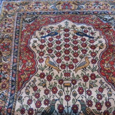 TURKISH ALL NATURAL SILK RUG WITH VEGETABLE DYES PRAYER RUG IN EXCELLENT CONDITION. ABOUT 57 X 37 INCHES
