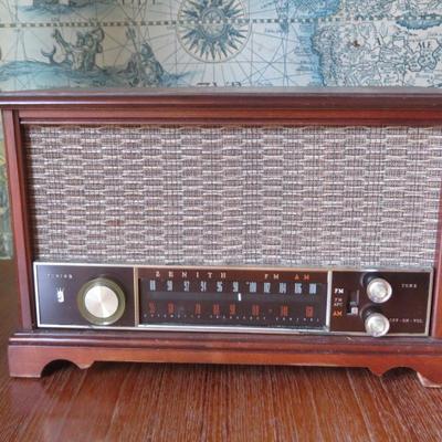 Fine Solid Wood Cabinetry Mid Century 1959 Zenith Model K731 AM FM Vacuum Tube Radio Excellent Condition Stellar Sounding!