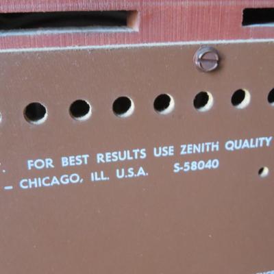 Fine Solid Wood Cabinetry Mid Century 1959 Zenith Model K731 AM FM Vacuum Tube Radio Excellent Condition Stellar Sounding!