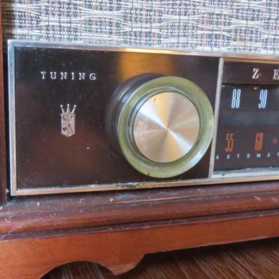Fine Solid Wood Cabinetry Mid Century 1959 Zenith Model K731 AM FM Vacuum Tube Radio Excellent Condition Stellar Sounding!