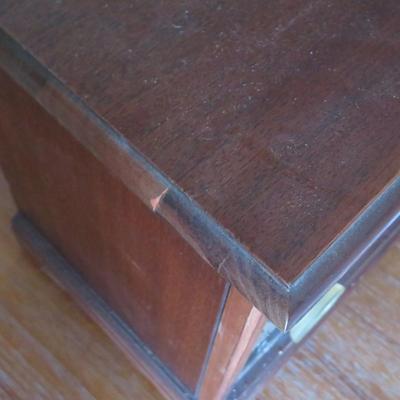 Fine Solid Wood Cabinetry Mid Century 1959 Zenith Model K731 AM FM Vacuum Tube Radio Excellent Condition Stellar Sounding!