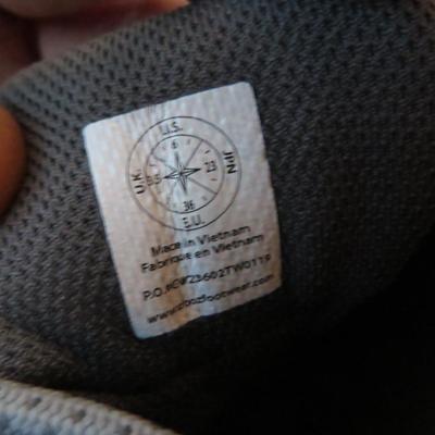 Lot of Lightly Worn Shoes & Shoe Holder - Estate Fresh