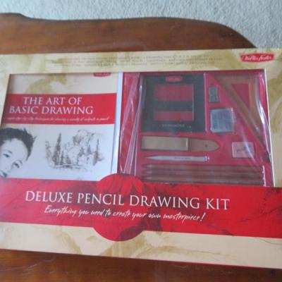 The Art of Basic Drawing - Deluxe Pencil Drawing Kit - Open but looks unused