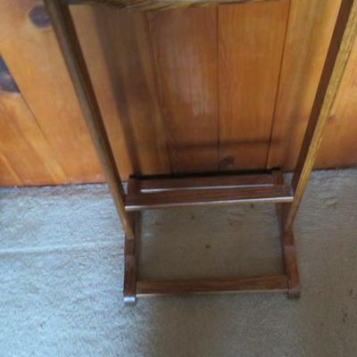 Mid Century Italian Brevettato Men's Wooden Suit Clothing Valet Stand Solid Oak Wood Butler