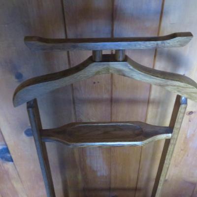Mid Century Italian Brevettato Men's Wooden Suit Clothing Valet Stand Solid Oak Wood Butler