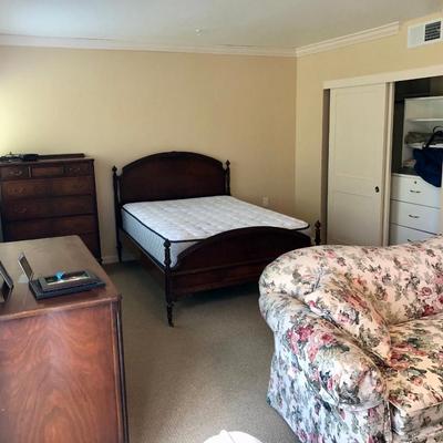 Bedroom set furniture lot