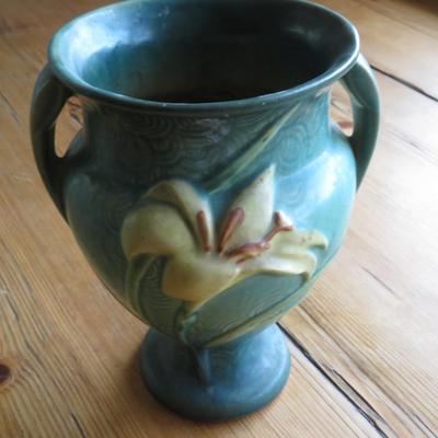 Roseville Zephyr Lily Vase, Green, 202-8, 8 1/4"
