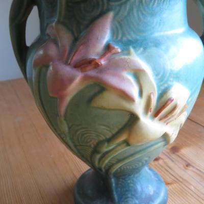 Roseville Zephyr Lily Vase, Green, 202-8, 8 1/4"