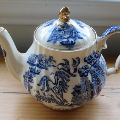 Sadler Teapot Made in England Elegant Blue Oriental Design on White Background Gold gilded