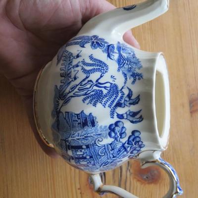 Sadler Teapot Made in England Elegant Blue Oriental Design on White Background Gold gilded