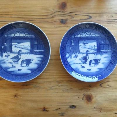 IN THE OLD FARMYARD 1969 ROYAL COPENHAGEN DENMARK COLLECTOR PLATE 7.25" Diameter lot of 2