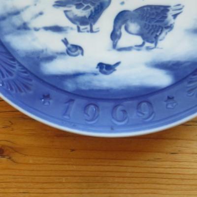 IN THE OLD FARMYARD 1969 ROYAL COPENHAGEN DENMARK COLLECTOR PLATE 7.25" Diameter lot of 2