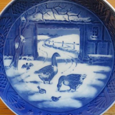 IN THE OLD FARMYARD 1969 ROYAL COPENHAGEN DENMARK COLLECTOR PLATE 7.25" Diameter lot of 2
