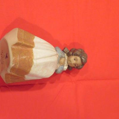 Lladro figurine Tenderness, Girl with Bunny Rabbit, 8"