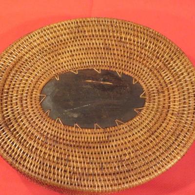 BEAUTIFUL Vintage Indonesian Lombok Weave Basket/Box With Wood Hand Carved Frog