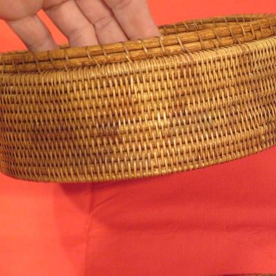 BEAUTIFUL Vintage Indonesian Lombok Weave Basket/Box With Wood Hand Carved Frog