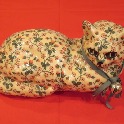 CHARMING PORCELAIN FLORAL PATCHWORK DESIGN CAT FIGURINE